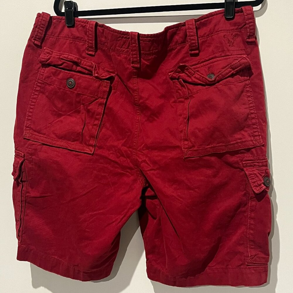 American Eagle Men’s Red Cargo Shorts, Size 38, Smoke-Free Home - Picture 2 of 2